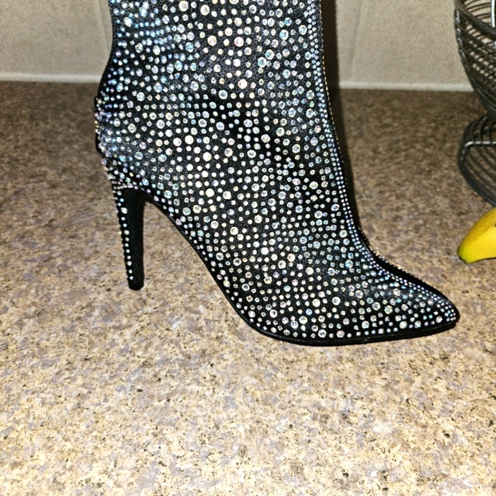 Aurora Crystal, Pointy Toe Stiletto Heeled Boots NWT size 6 - Picture 6 of 13